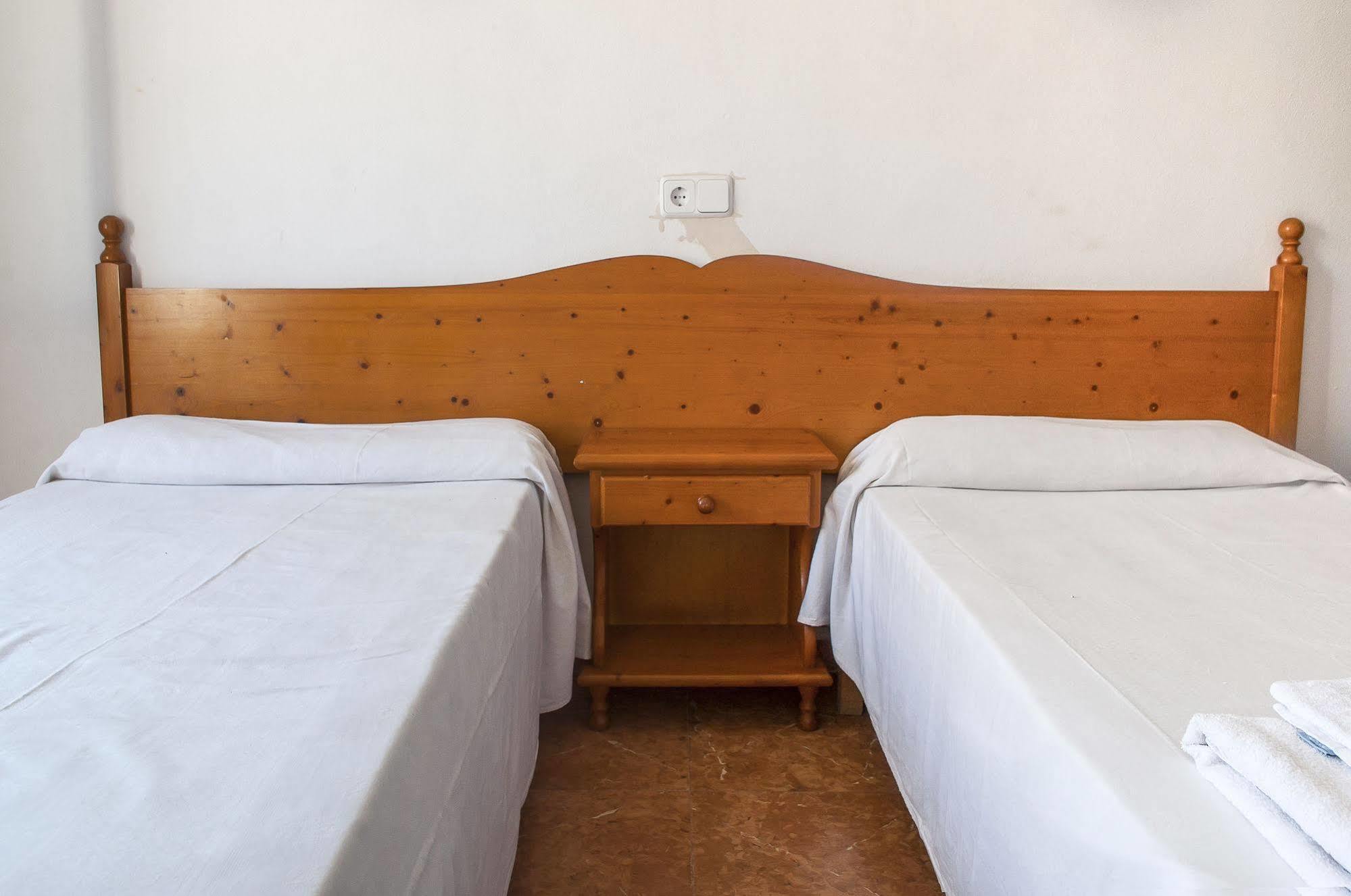 Surfing Concept Hostel Cala Ratjada  Ngoại thất bức ảnh