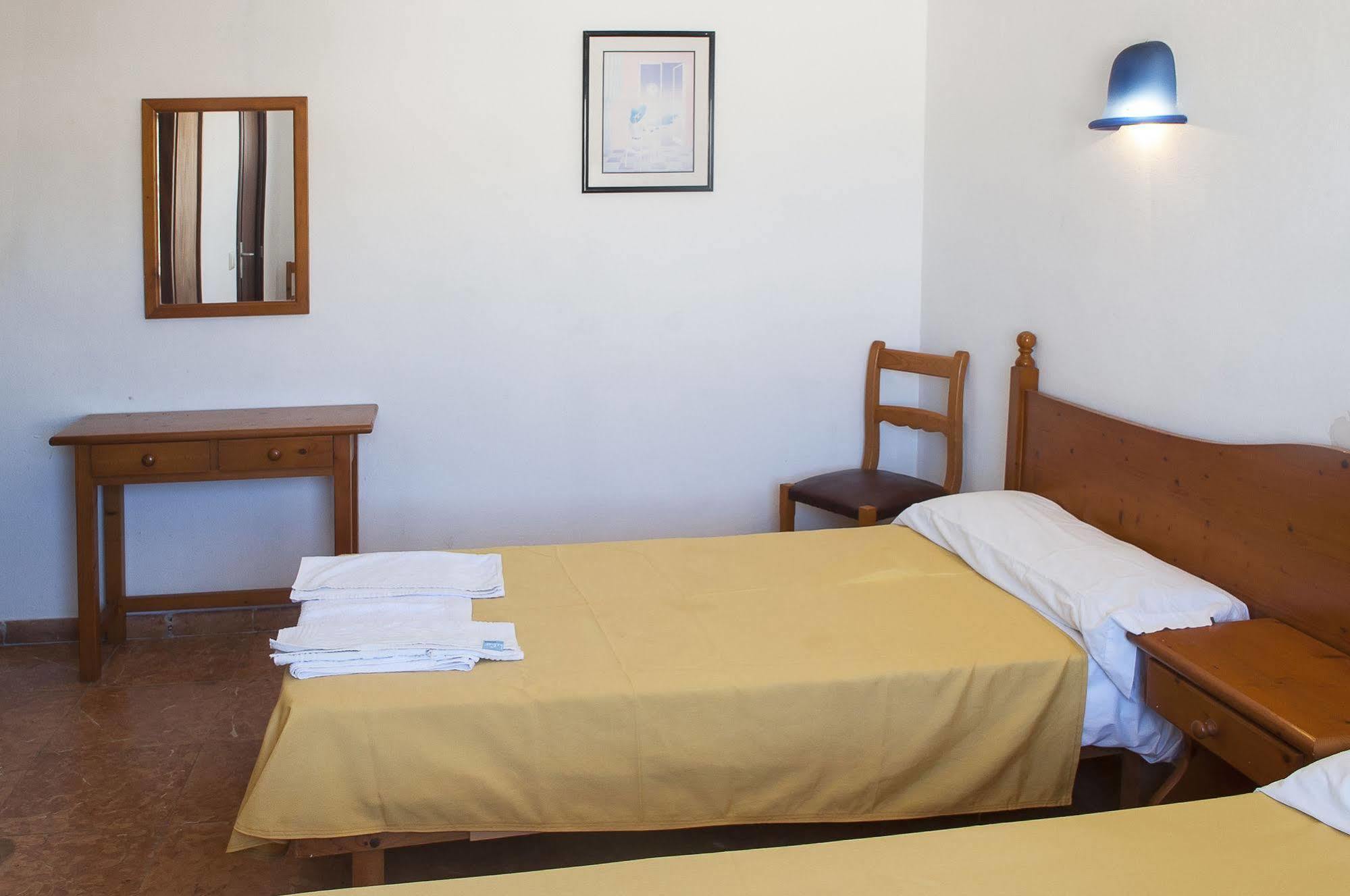 Surfing Concept Hostel Cala Ratjada  Ngoại thất bức ảnh