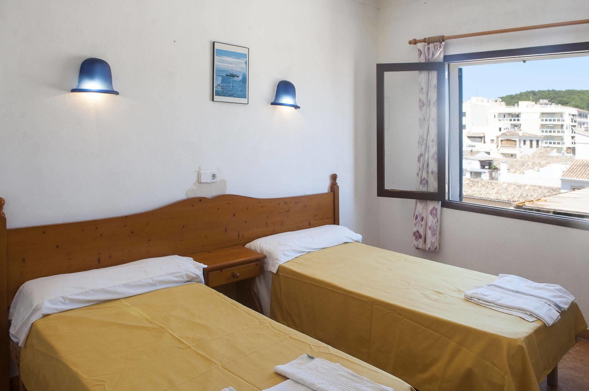 Surfing Concept Hostel Cala Ratjada  Ngoại thất bức ảnh
