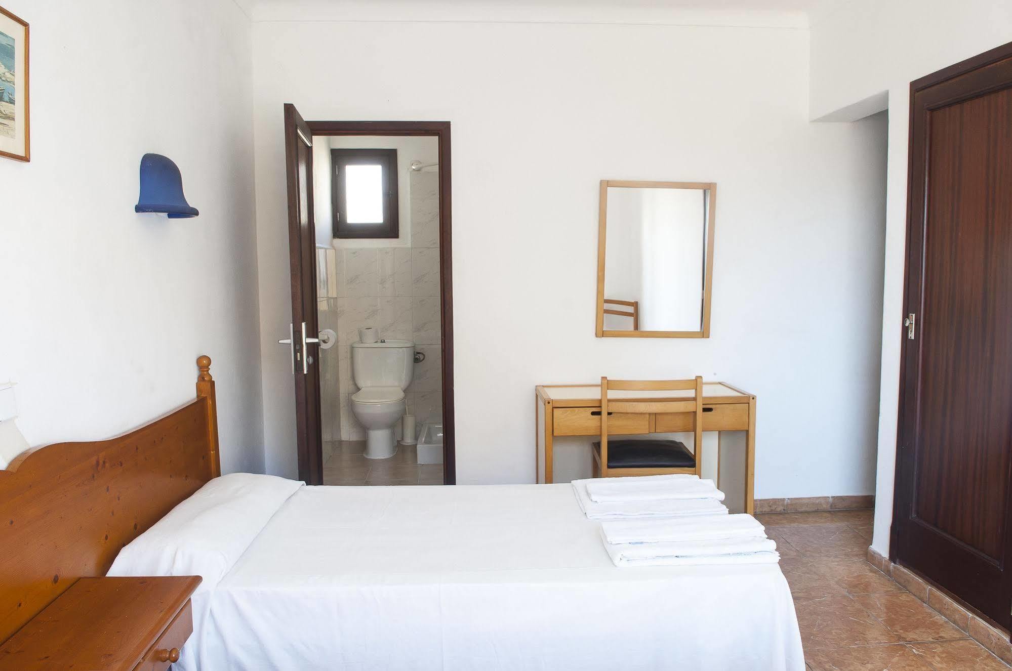 Surfing Concept Hostel Cala Ratjada  Ngoại thất bức ảnh