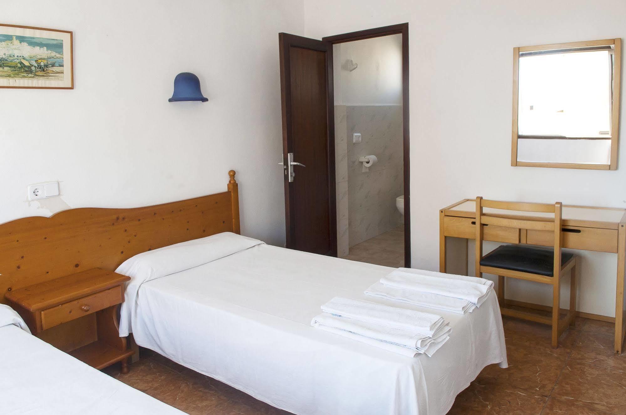 Surfing Concept Hostel Cala Ratjada  Ngoại thất bức ảnh